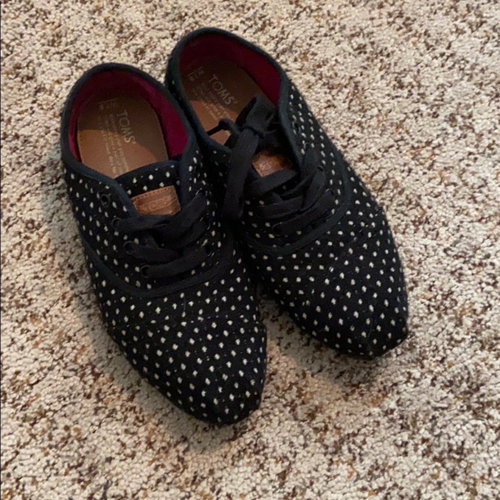 Toms